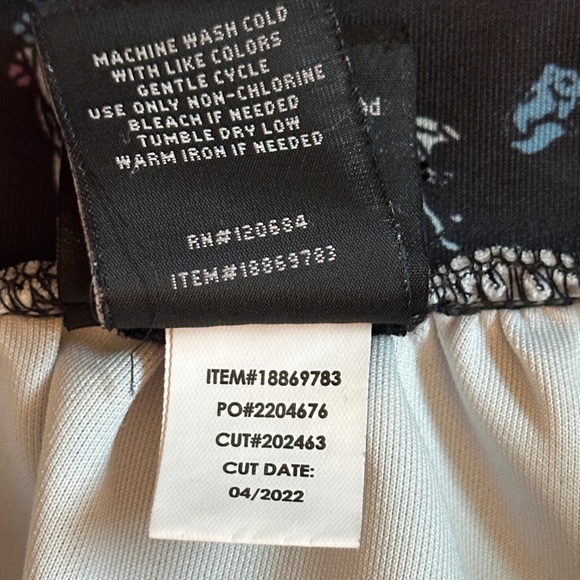 The Corpse Bride skirt, size XL junior’s. Classic skater skirt with pockets - Picture 8 of 11